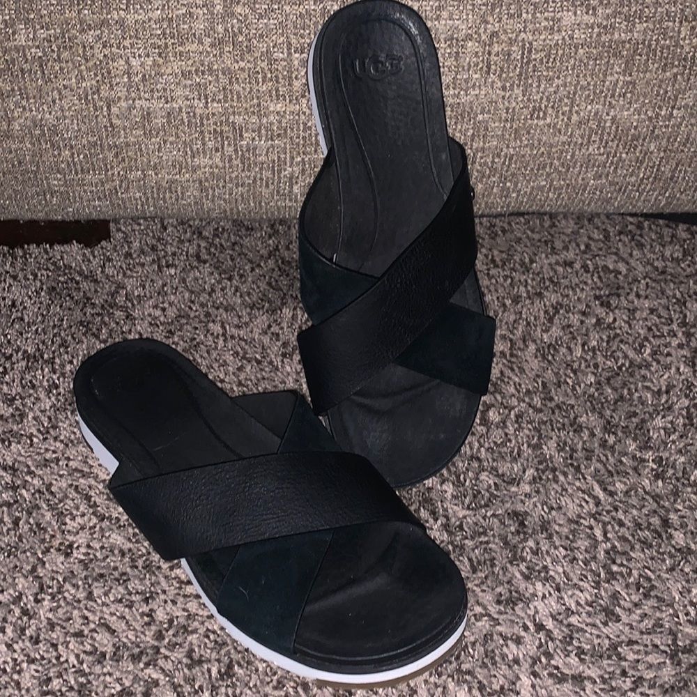 UGG Womans Black/ White Leather/Suede Strap Open T